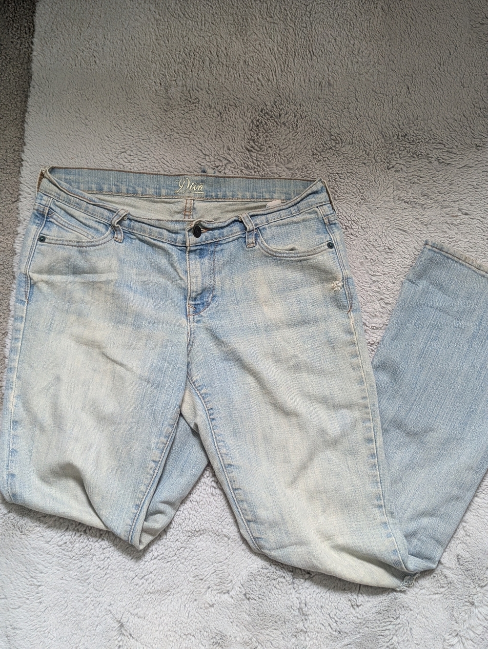 Old Navy Diva Boot Cut Jeans - Light Wash Distressed Ripped | 10 Long